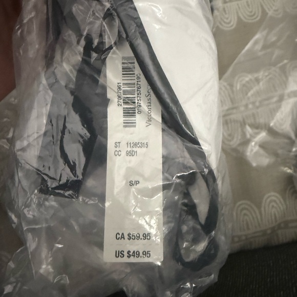 PINK Victoria’s Secret Women's Black and White Strappy Bikini Top - Picture 4 of 4